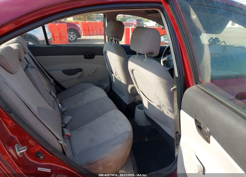 2008 HYUNDAI ACCENT VIN: KMHCN46CX8U275639