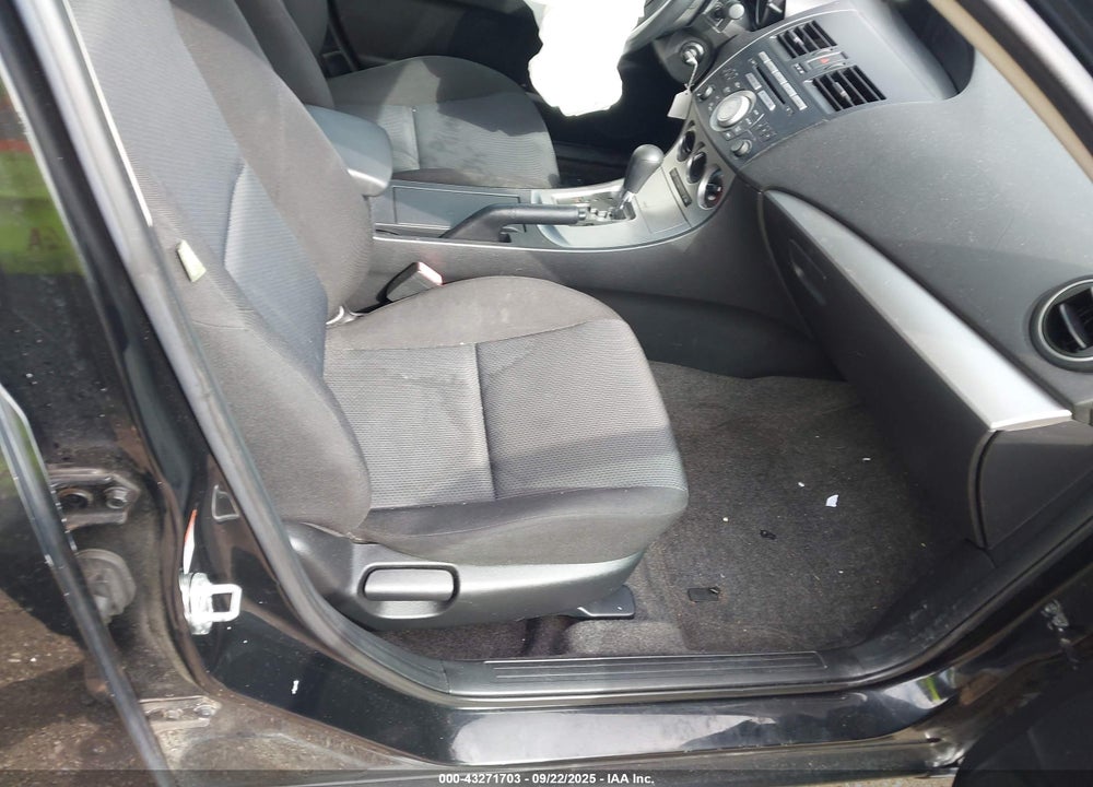 2011 MAZDA 3 VIN: JM1BL1VFXB1449878