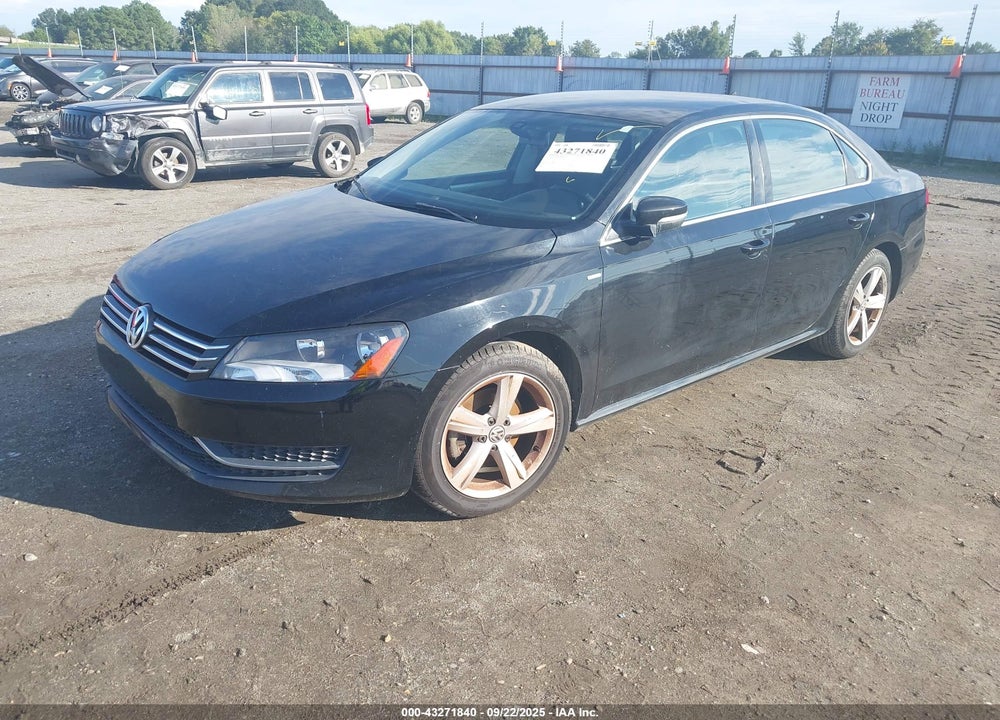2014 VOLKSWAGEN PASSAT VIN: 1VWAT7A38EC038589