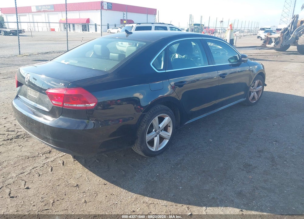 2014 VOLKSWAGEN PASSAT VIN: 1VWAT7A38EC038589