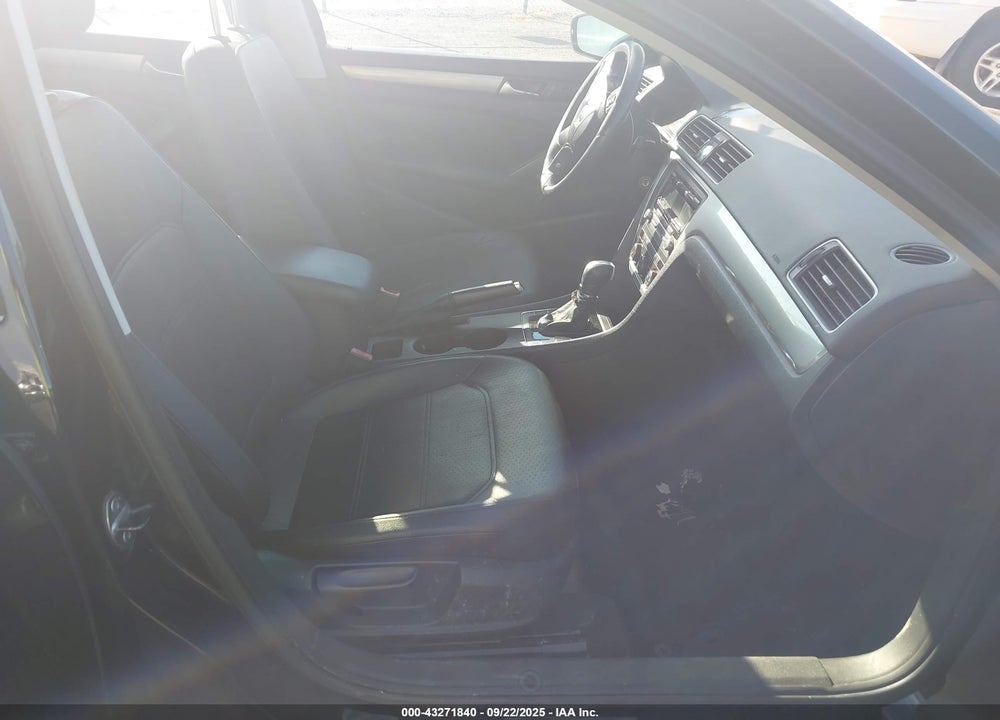 2014 VOLKSWAGEN PASSAT VIN: 1VWAT7A38EC038589
