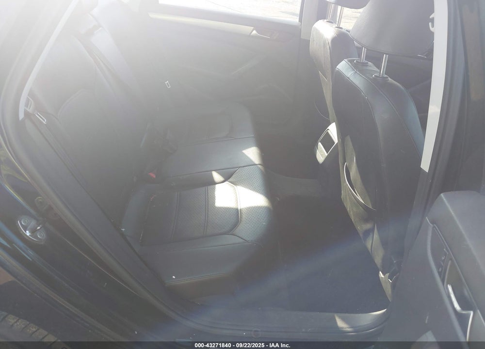 2014 VOLKSWAGEN PASSAT VIN: 1VWAT7A38EC038589