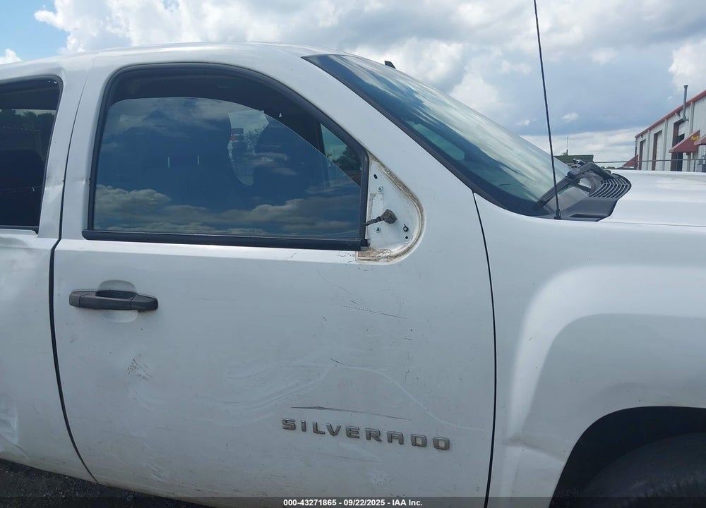 2009 CHEVROLET SILVERADO 1500 LT VIN: 1GCEC29019Z290401