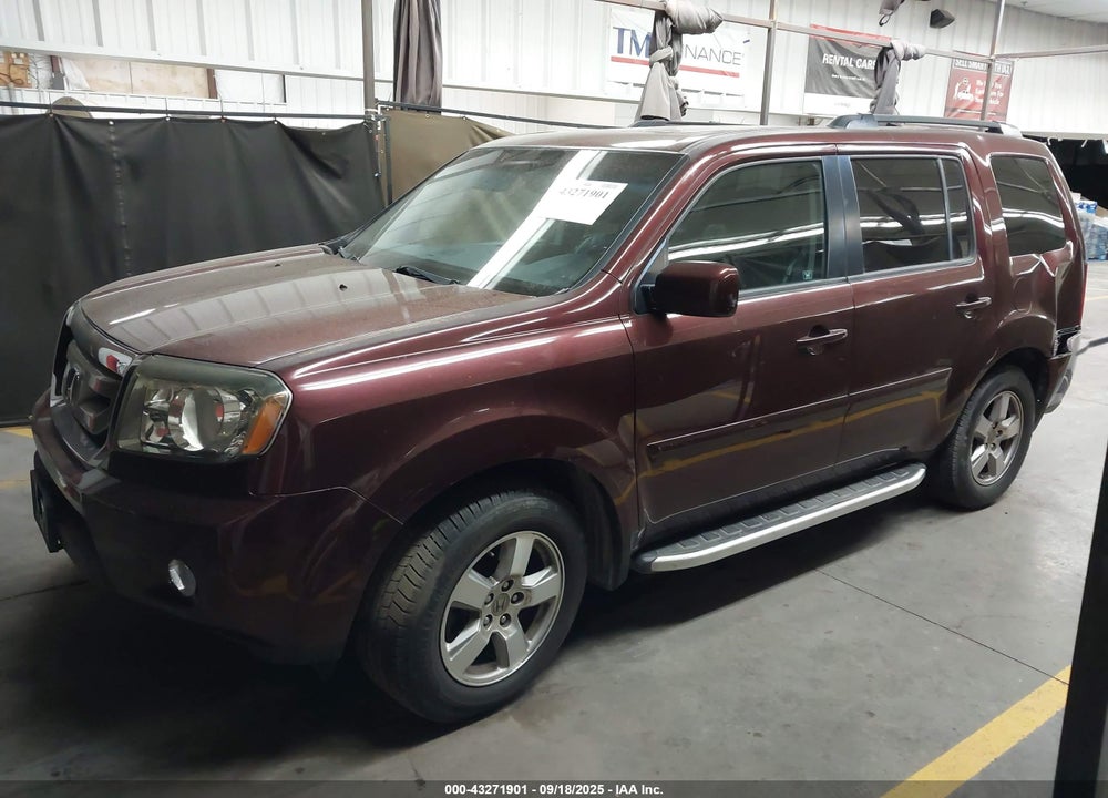 2011 HONDA PILOT VIN: 5FNYF4H60BB030105