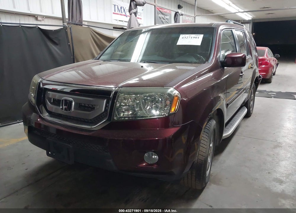 2011 HONDA PILOT VIN: 5FNYF4H60BB030105