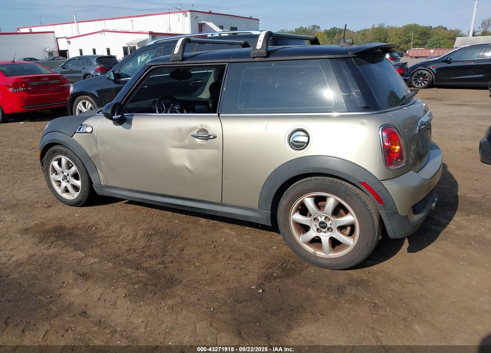 2009 MINI COOPER VIN: WMWMF73549TW87234
