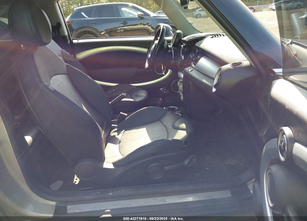 2009 MINI COOPER VIN: WMWMF73549TW87234