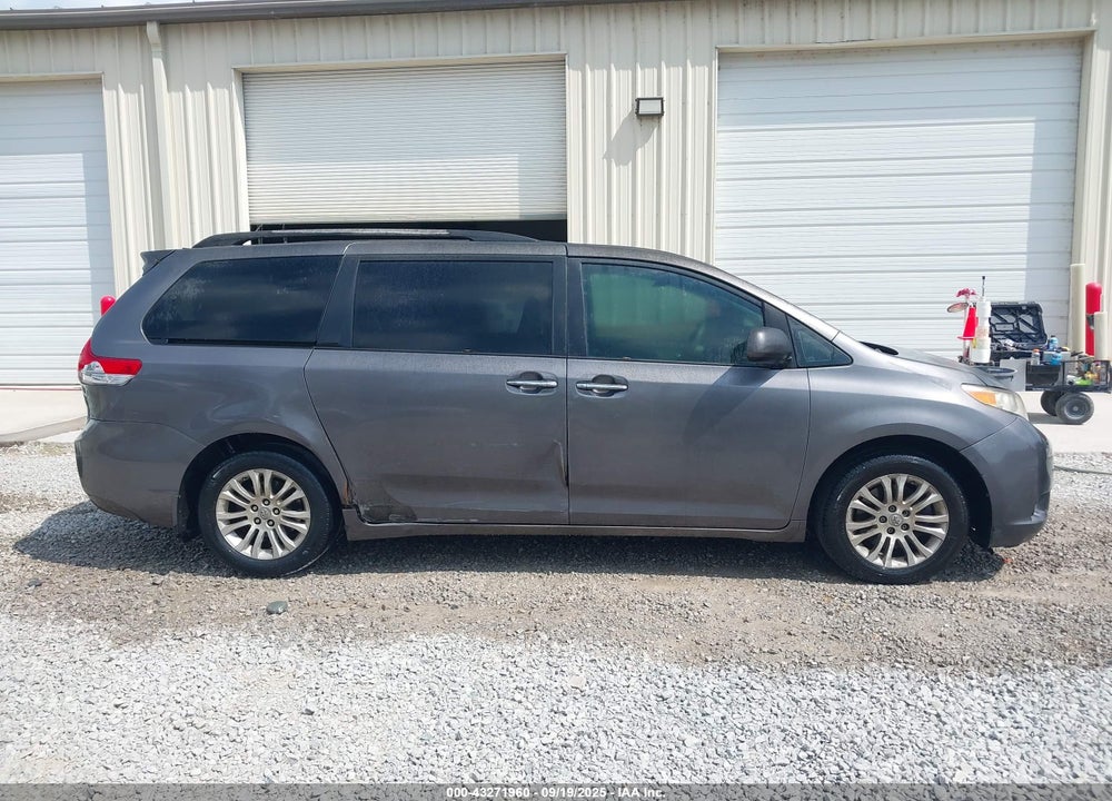 2011 TOYOTA SIENNA XLE V6 VIN: 5TDYK3DC1BS122532