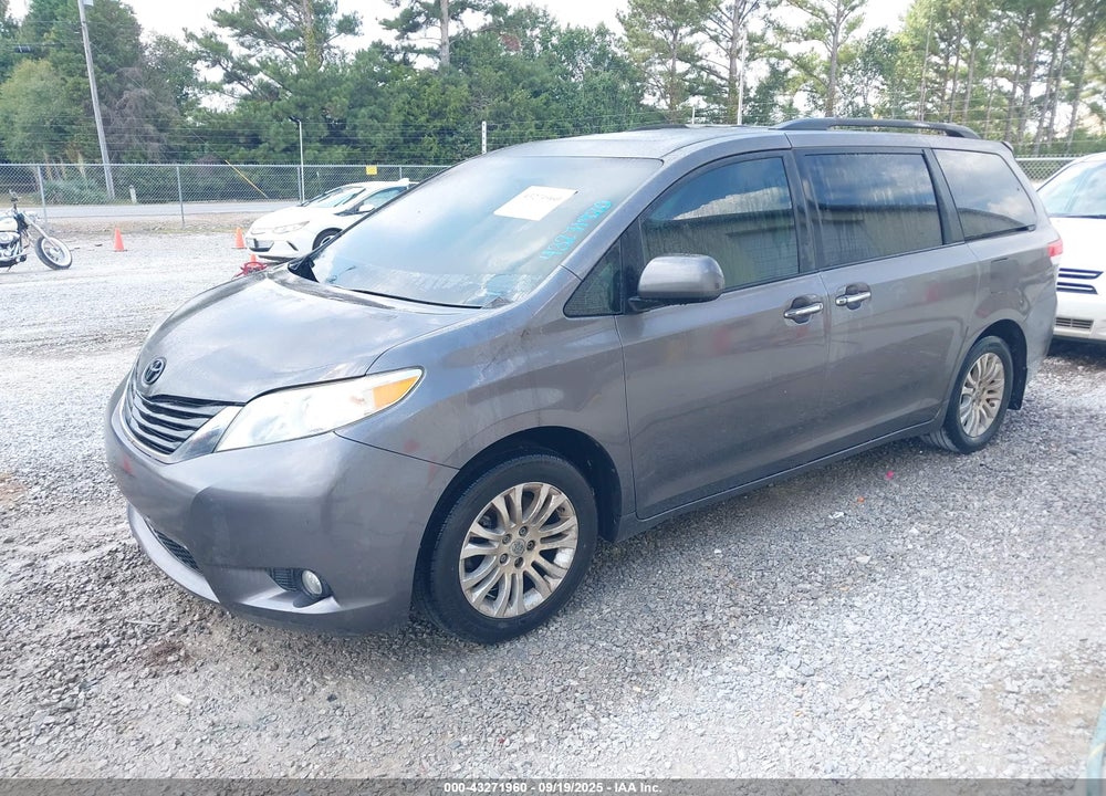 2011 TOYOTA SIENNA XLE V6 VIN: 5TDYK3DC1BS122532