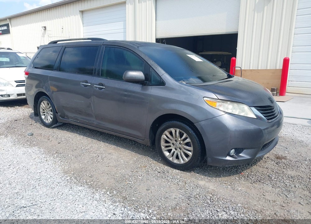 2011 TOYOTA SIENNA XLE V6 VIN: 5TDYK3DC1BS122532