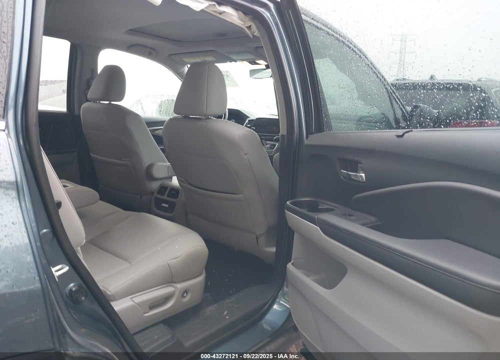 2021 HONDA PILOT 2WD EX-L VIN: 5FNYF5H53MB027408