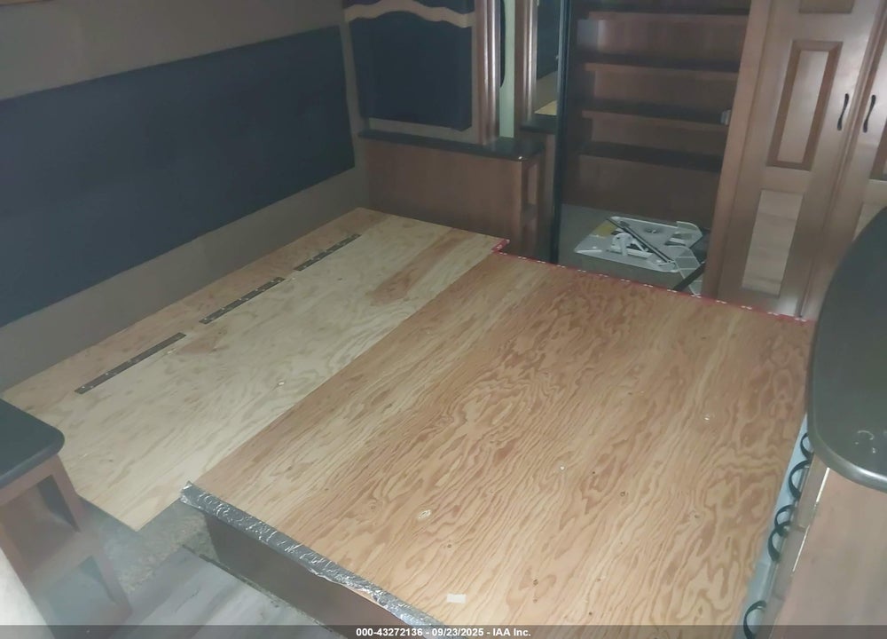 2015 JAYCO OTHER VIN: 1UJCJ0BV8G1LG0071