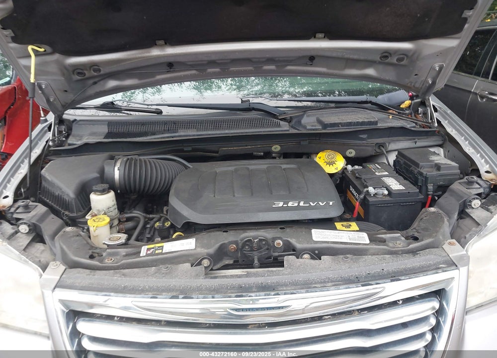 2014 CHRYSLER TOWN & COUNTRY VIN: 2C4RC1BG0ER269630