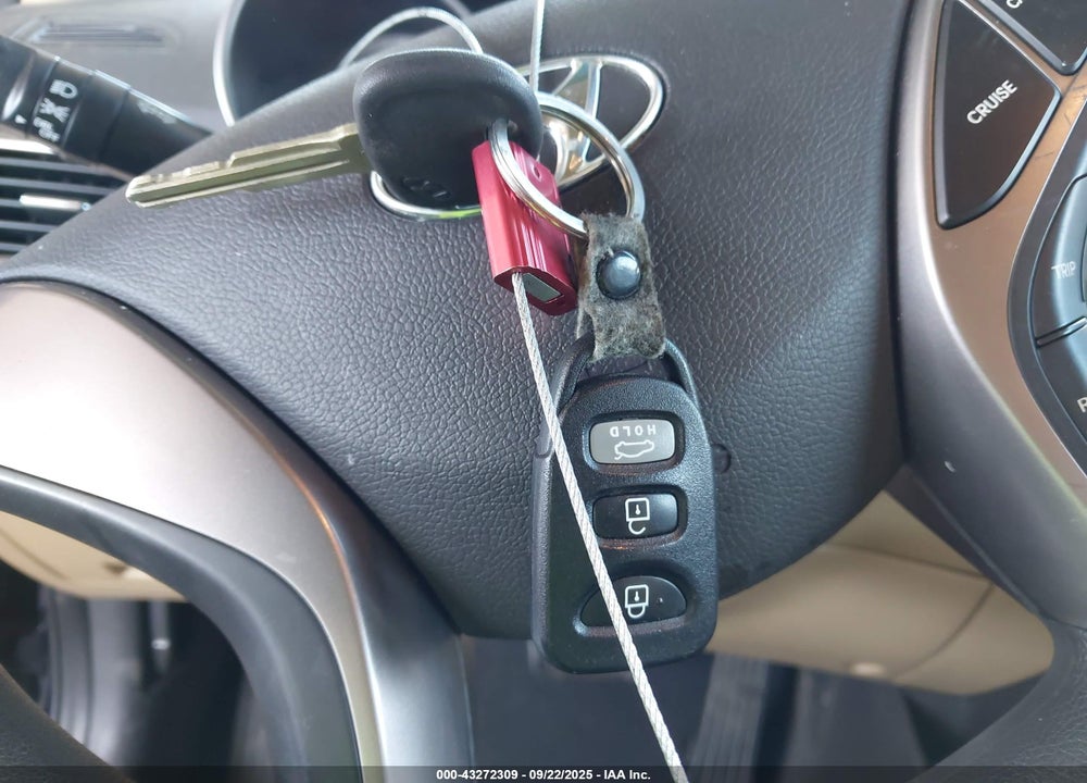2013 HYUNDAI ELANTRA VIN: 5NPDH4AE4DH399631