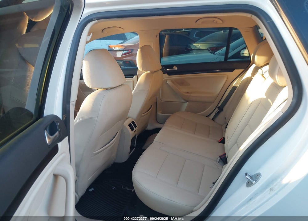 2014 VOLKSWAGEN JETTA SPORTWAGEN 2.0L TDI VIN: 3VWPL7AJ7EM615376