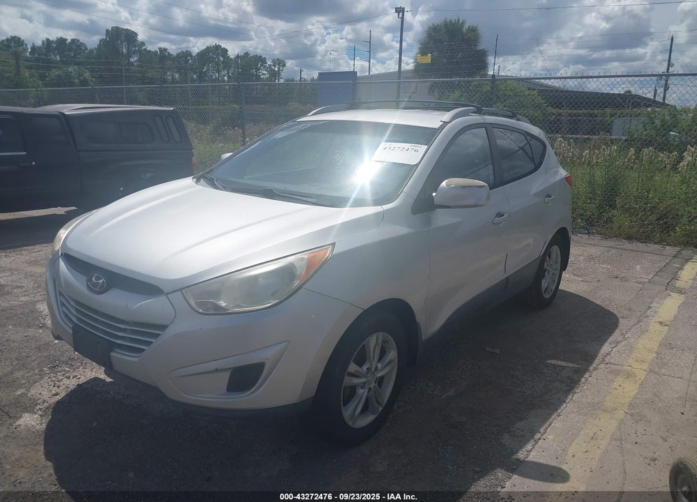 2011 HYUNDAI TUCSON VIN: KM8JU3AC7BU197968