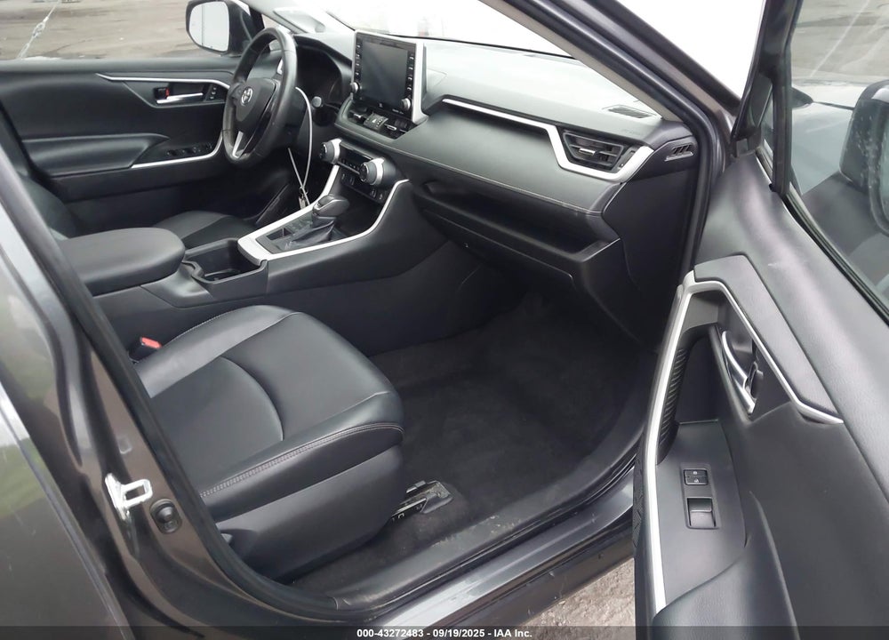 2022 TOYOTA RAV4 XLE PREMIUM VIN: 2T3A1RFVXNC269653