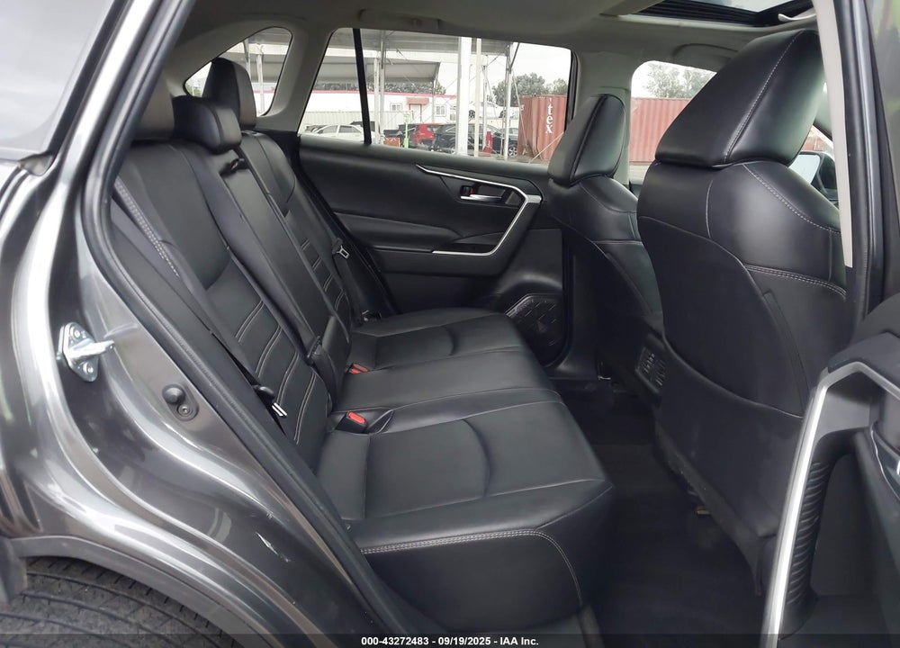 2022 TOYOTA RAV4 XLE PREMIUM VIN: 2T3A1RFVXNC269653