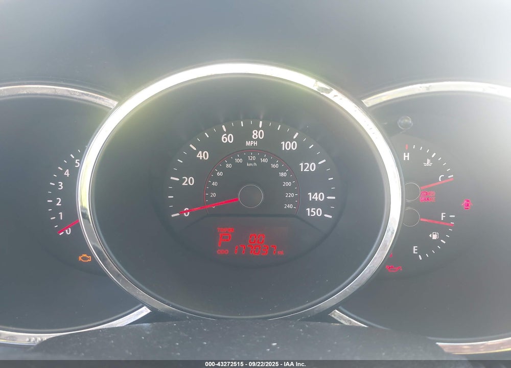 2011 KIA SORENTO VIN: 5XYKT3A19BG002111