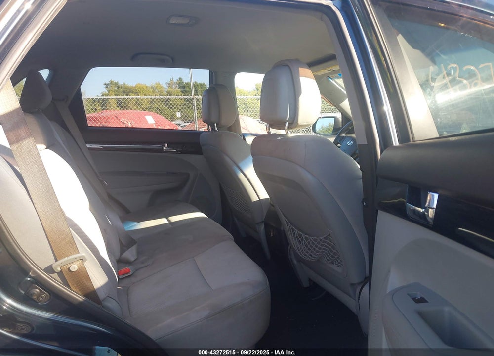 2011 KIA SORENTO VIN: 5XYKT3A19BG002111