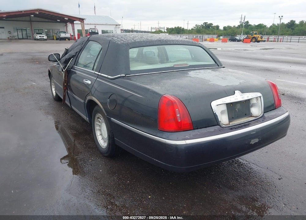 2000 LINCOLN TOWN CAR EXECUTIVE VIN: 1LNHM81WXYY808762