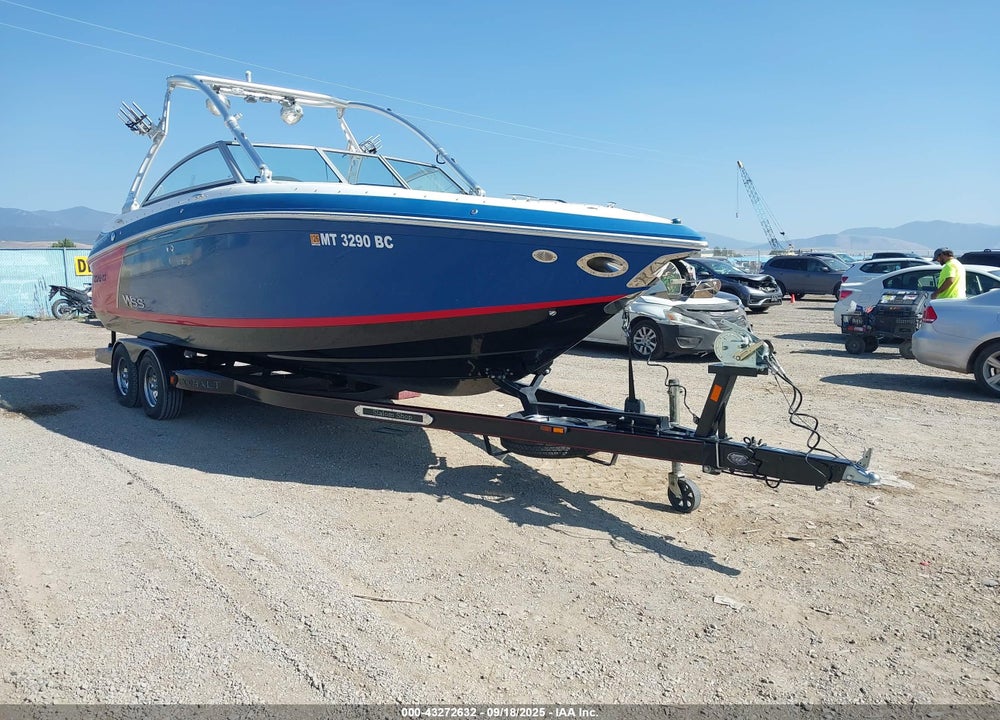 2013 COBALT 242 VIN: FGE4W031B313