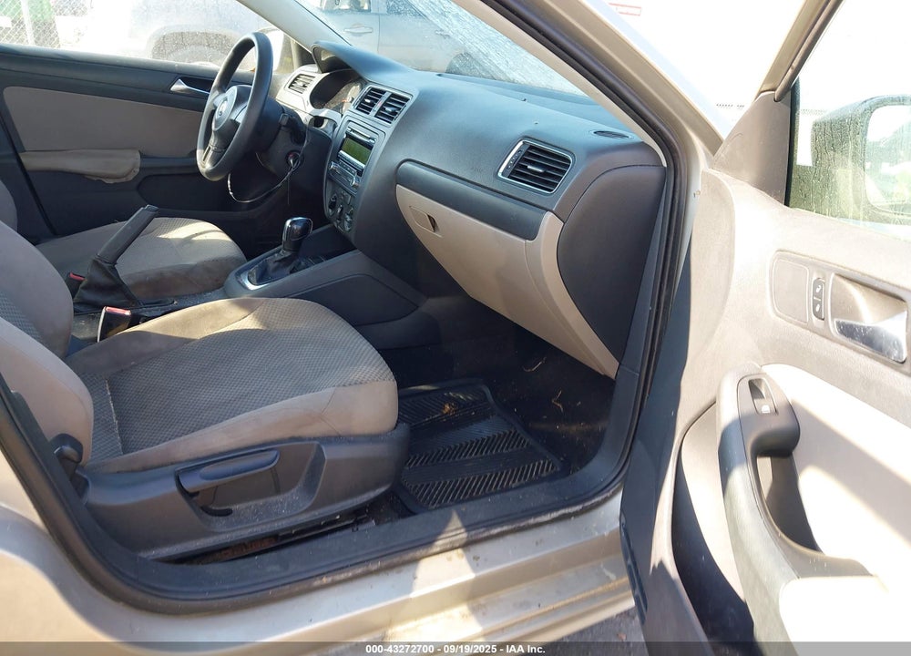 2013 VOLKSWAGEN JETTA VIN: 3VW2K7AJ7DM202112