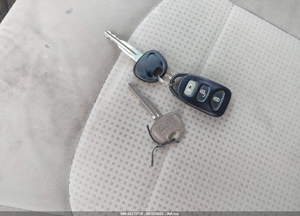 2008 KIA SPECTRA EX VIN: KNAFE121285525189