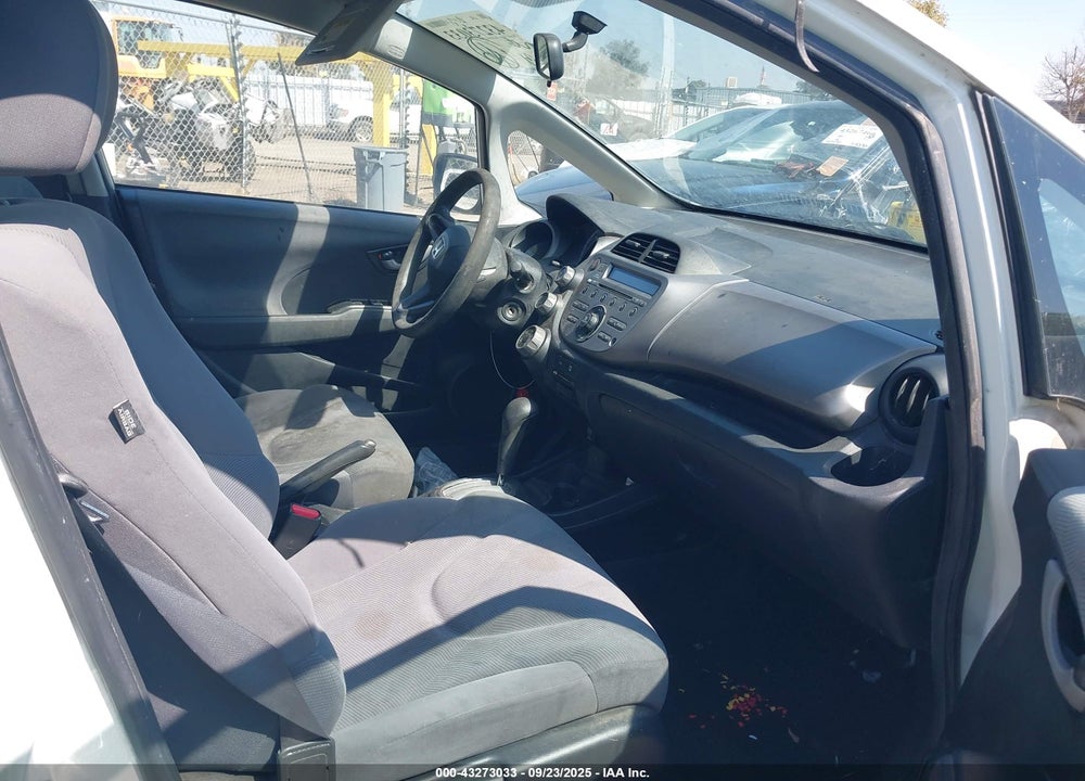 2009 HONDA FIT VIN: JHMGE88269S065553