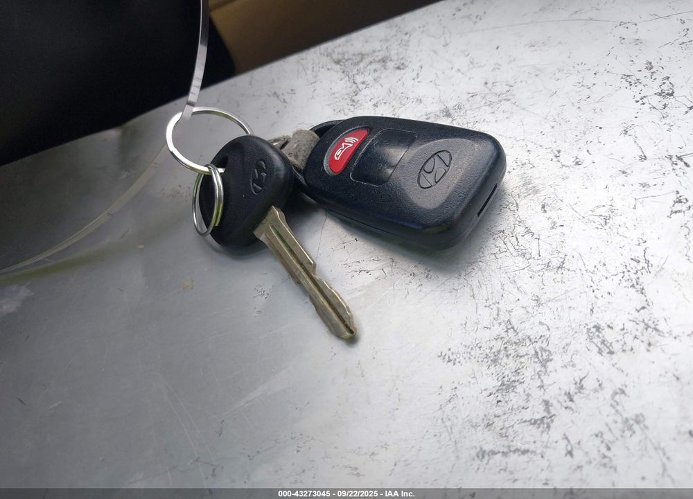 2013 HYUNDAI ELANTRA GLS VIN: KMHDH4AE9DU636129