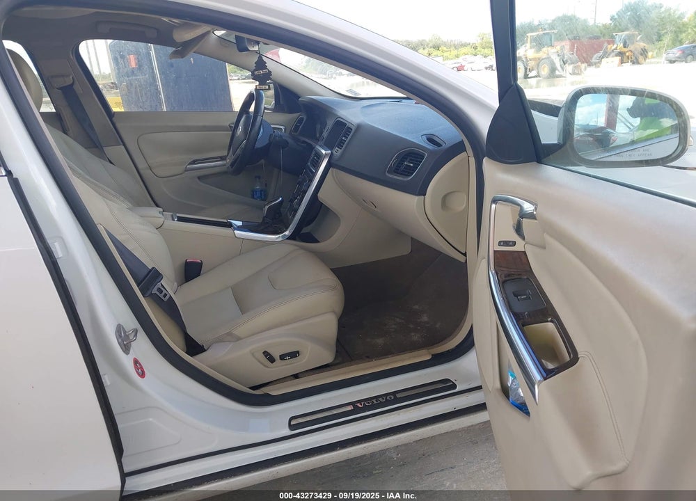 2015 VOLVO S60 VIN: YV1612TC9F1306975
