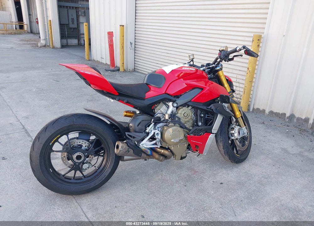 2021 DUCATI STREETFIGHTER V4/V4S VIN: ZDMFAKNW4MB002753