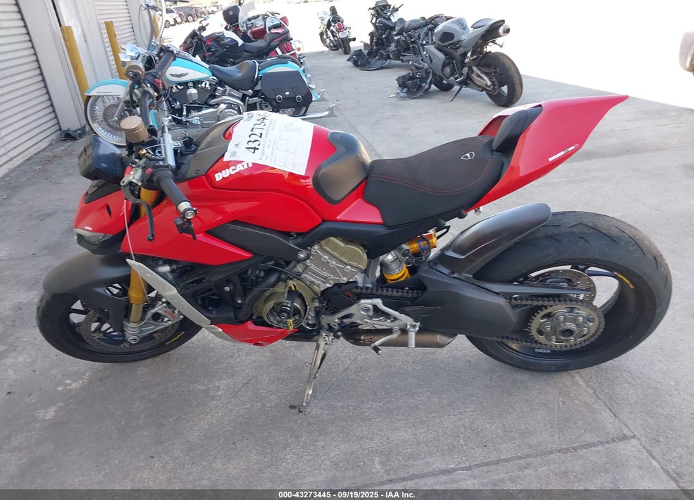 2021 DUCATI STREETFIGHTER V4/V4S VIN: ZDMFAKNW4MB002753