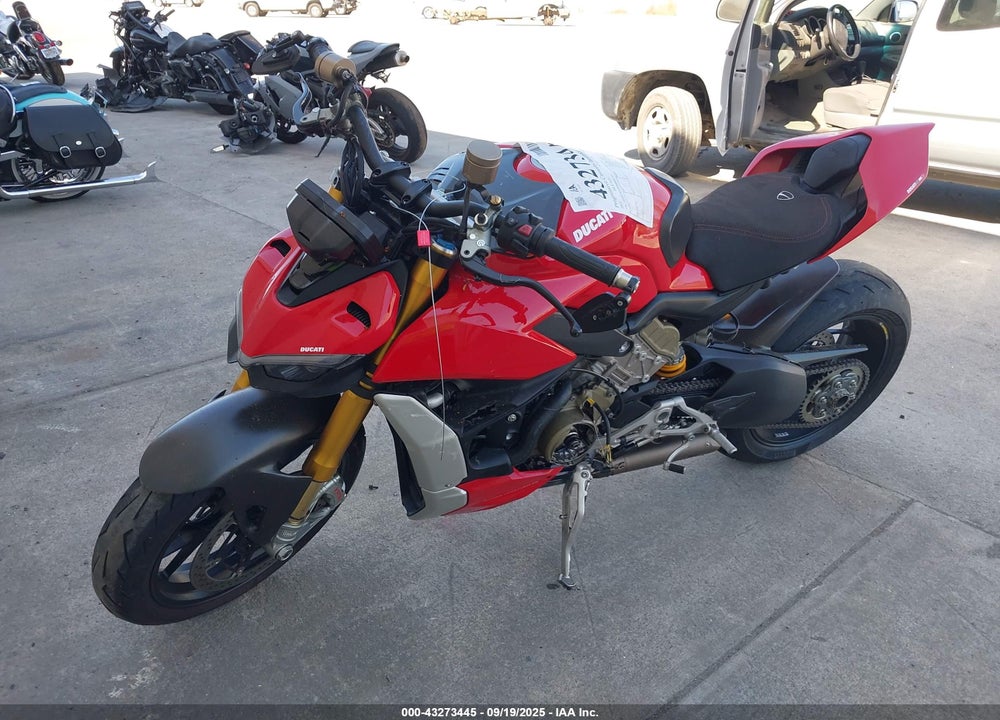 2021 DUCATI STREETFIGHTER V4/V4S VIN: ZDMFAKNW4MB002753
