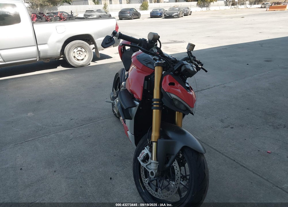 2021 DUCATI STREETFIGHTER V4/V4S VIN: ZDMFAKNW4MB002753