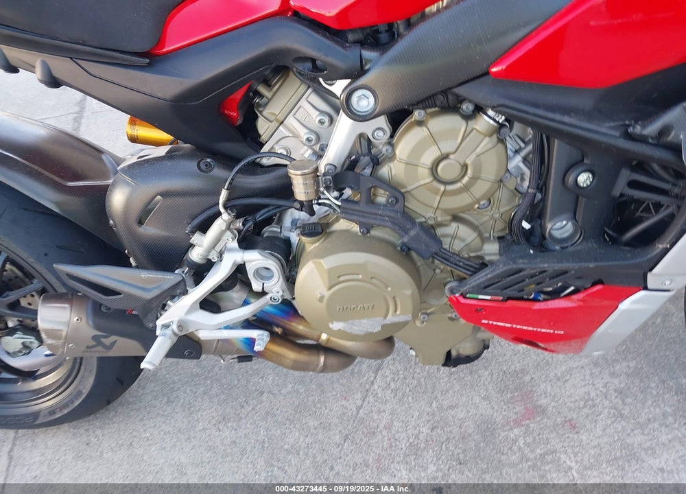 2021 DUCATI STREETFIGHTER V4/V4S VIN: ZDMFAKNW4MB002753