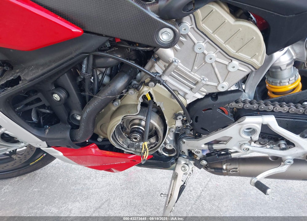 2021 DUCATI STREETFIGHTER V4/V4S VIN: ZDMFAKNW4MB002753
