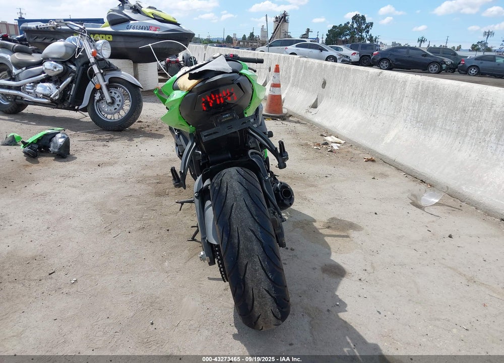 2011 KAWASAKI ZX600 VIN: JKAZX4R19BA027033