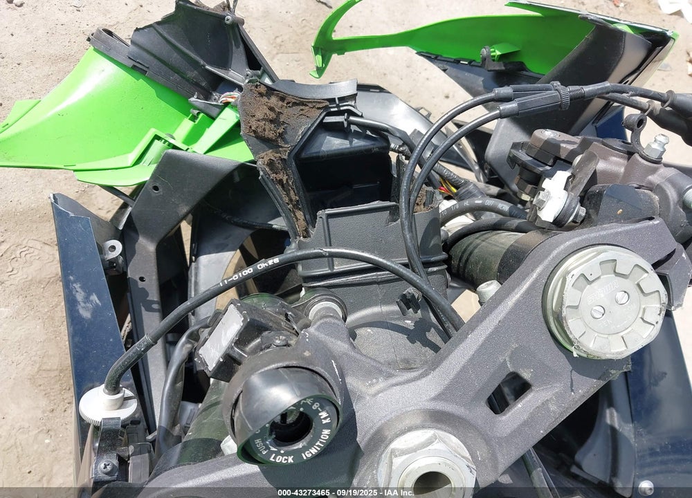 2011 KAWASAKI ZX600 VIN: JKAZX4R19BA027033