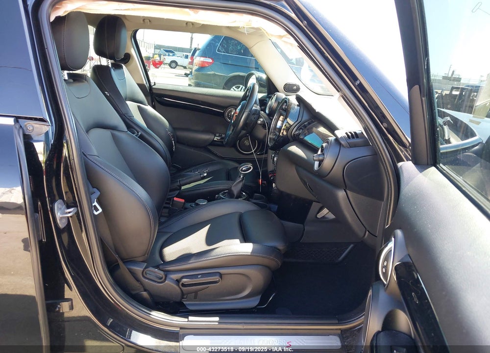 2015 MINI HARDTOP VIN: WMWXU3C53FT891871