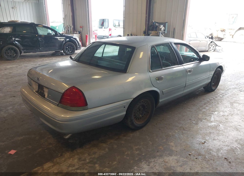 1999 FORD CROWN VICTORIA VIN: 2FAFP73W0XX120137