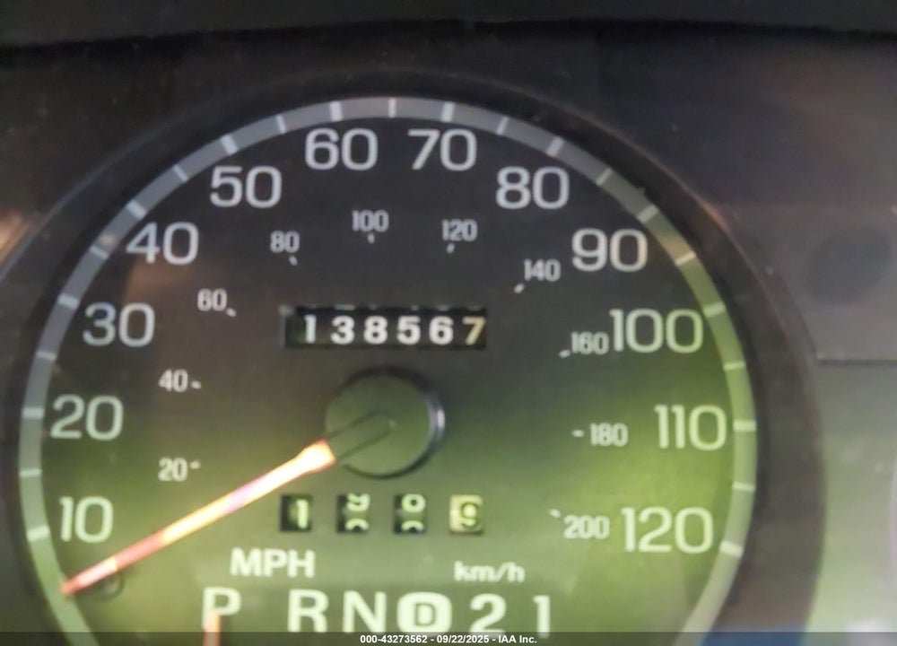 1999 FORD CROWN VICTORIA VIN: 2FAFP73W0XX120137