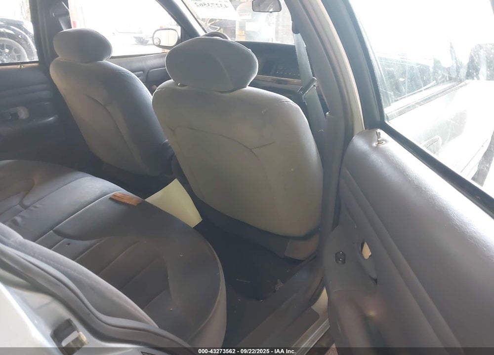1999 FORD CROWN VICTORIA VIN: 2FAFP73W0XX120137