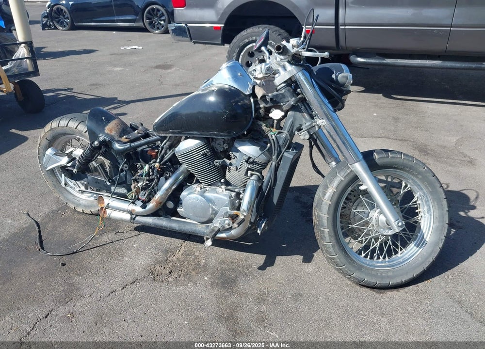 2001 HONDA VT750 CD2 VIN: JH2RC44651K502679