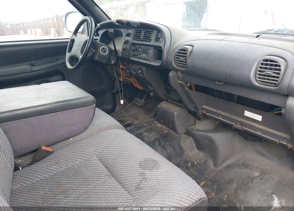 1999 DODGE RAM 1500 ST VIN: 3B7HC16Y0XM556054