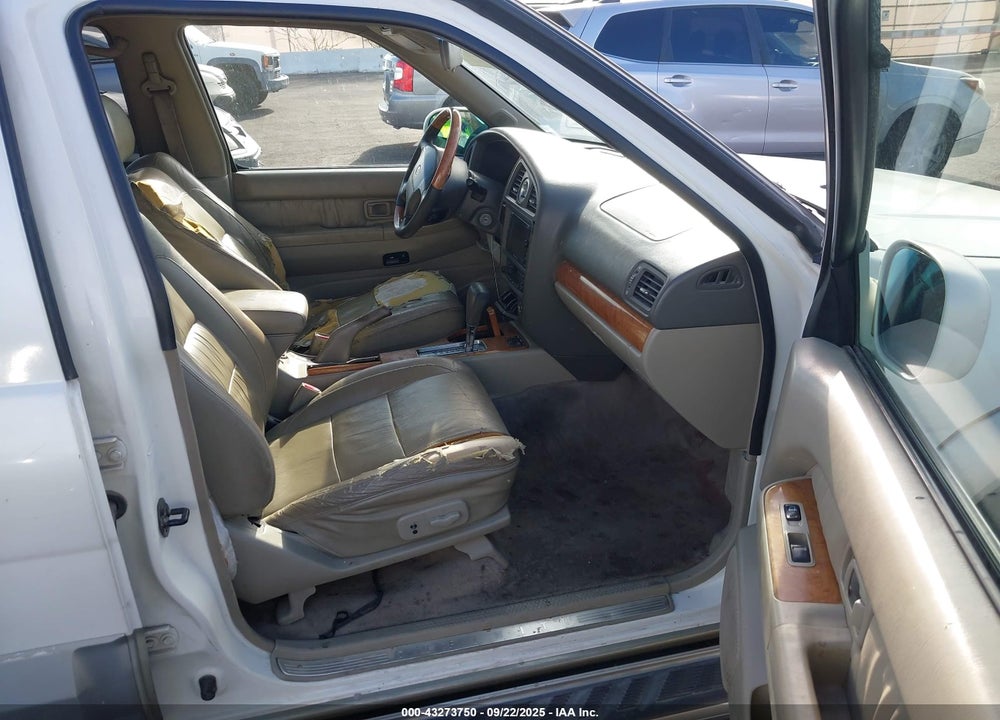 2001 INFINITI QX4 LUXURY VIN: JNRDR09X71W201996