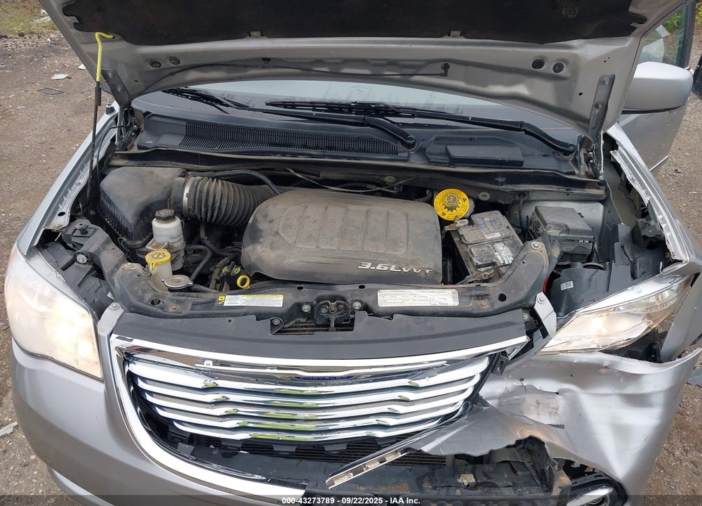 2016 CHRYSLER TOWN & COUNTRY VIN: 2C4RC1BG3GR290183