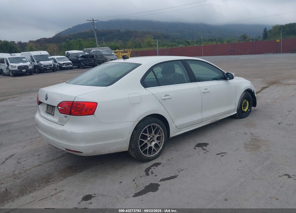 2014 VOLKSWAGEN JETTA VIN: 3VWD17AJ9EM373697