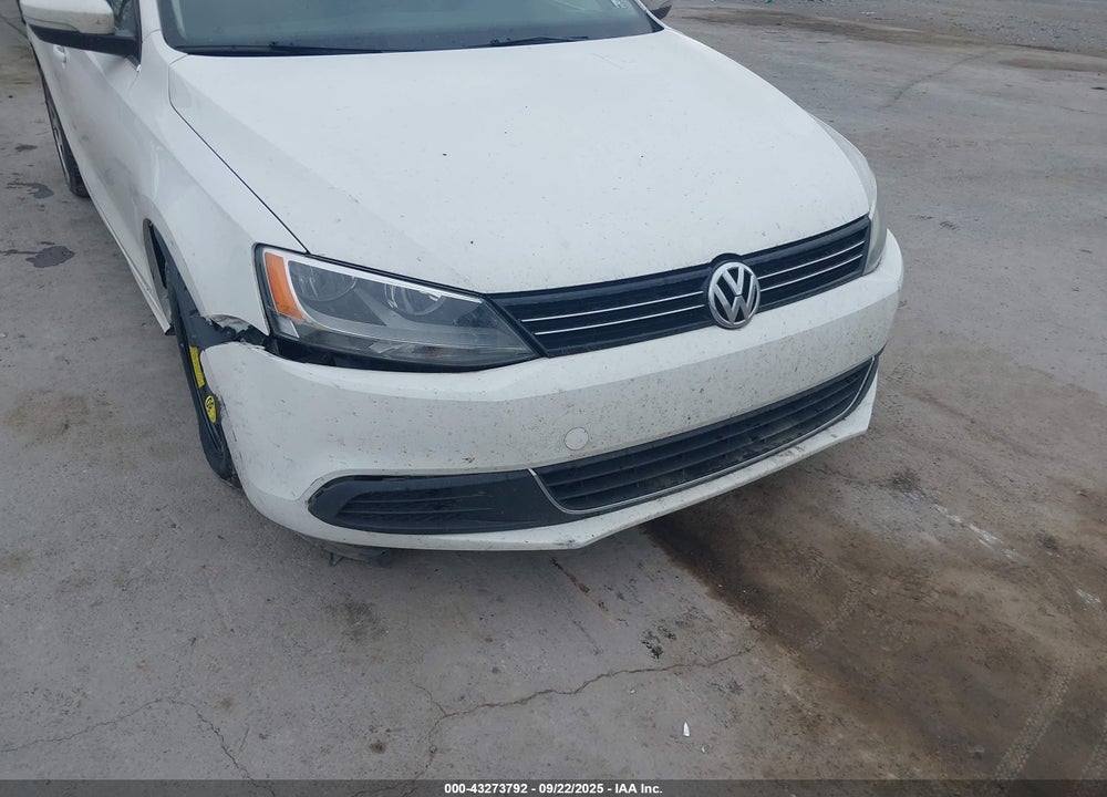 2014 VOLKSWAGEN JETTA VIN: 3VWD17AJ9EM373697