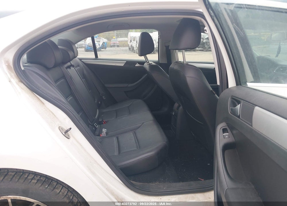 2014 VOLKSWAGEN JETTA VIN: 3VWD17AJ9EM373697